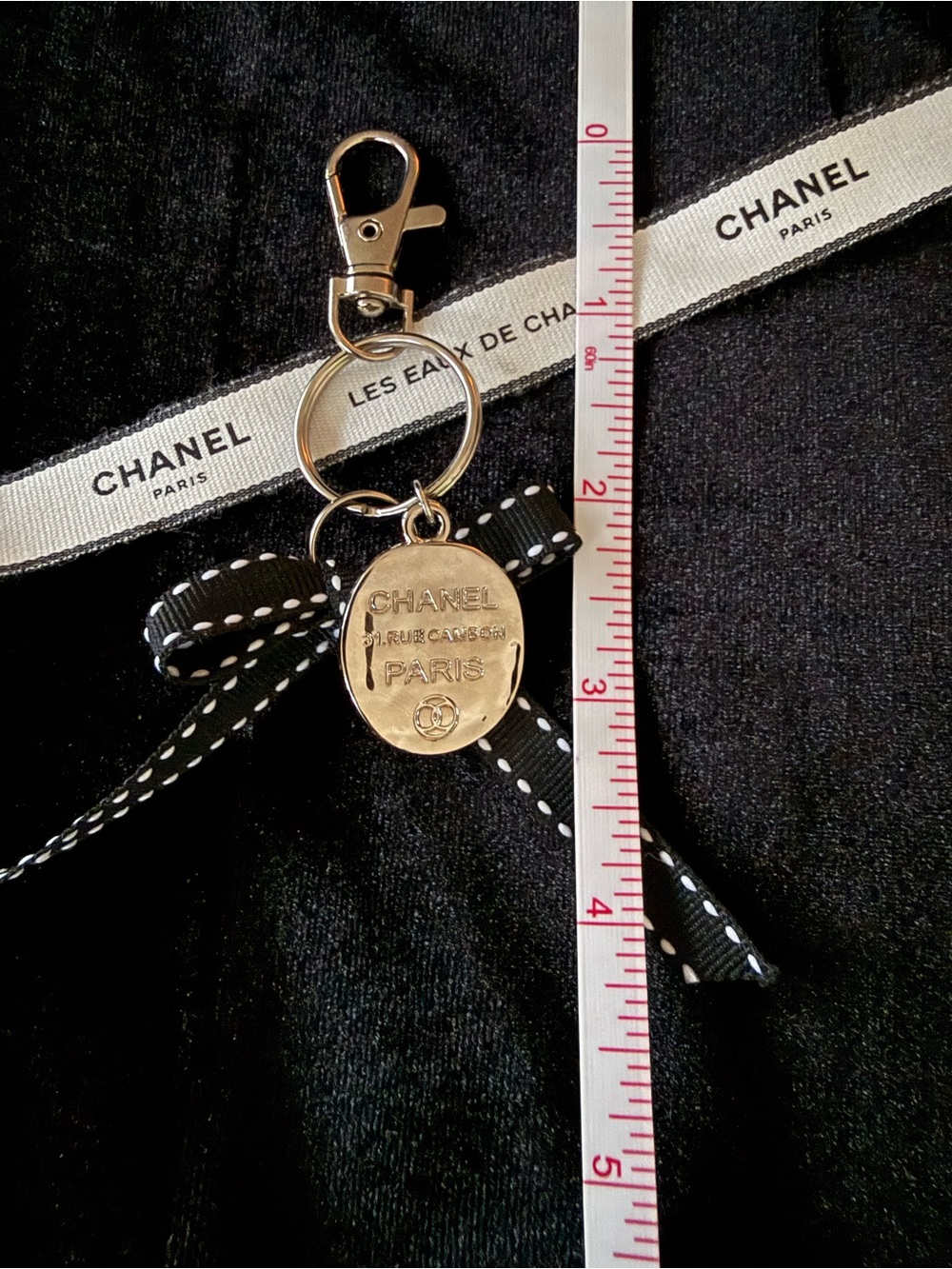 Black Ribbon Key Holder with SILVER Medallion Charm - Picture 5 of 7
